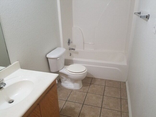 Photo - 312 Jeff Gordon Dr Unit B