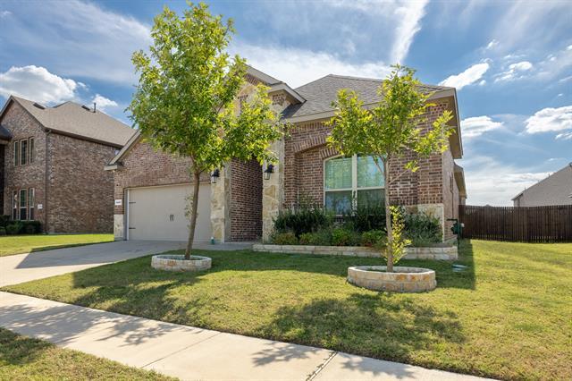 Photo - 4037 Woodford Dr