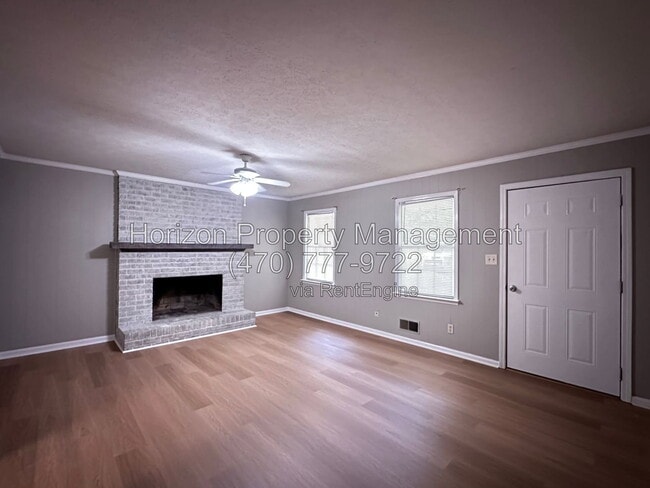 Photo - 4014 White Oak Ct NW