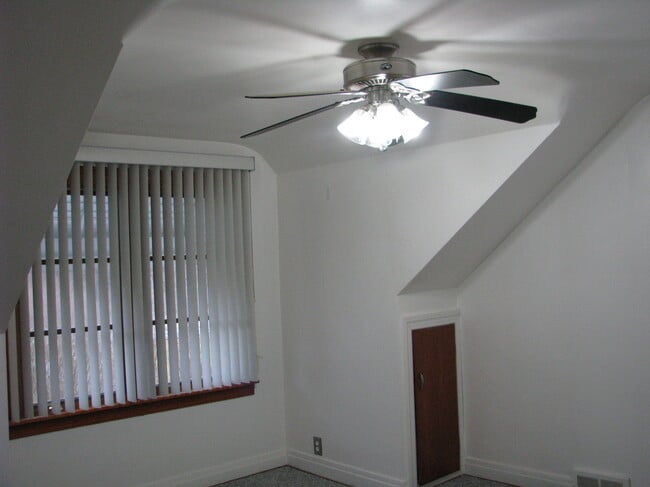 Photo - 5330 Seneca St Unidad ALLUTILCABLEHSIINCLU