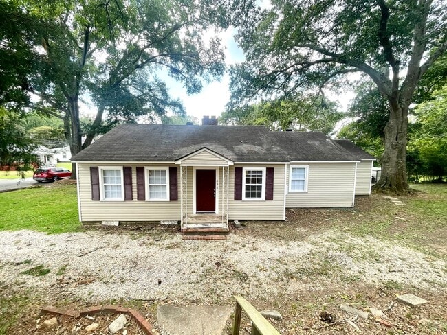 Building Photo - 3 Bed 2 Bath in Anniston