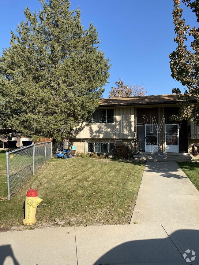 Building Photo - 1477 Brooklane Cir S Rental