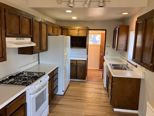 Photo - LA636-Bateman Unit #3