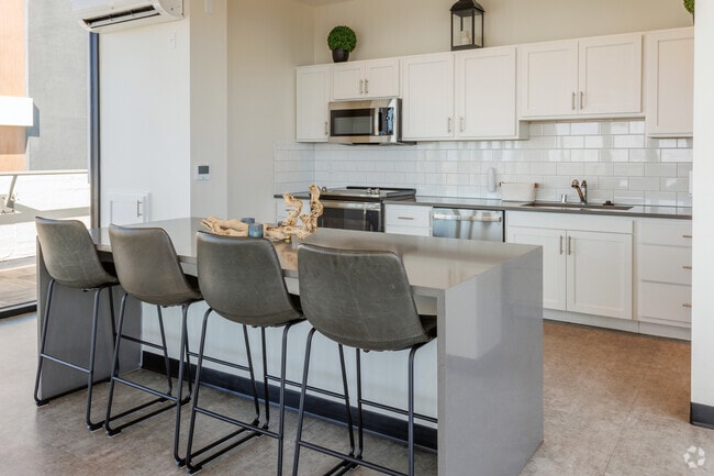 Interior Photo - Ocean Center Rental
