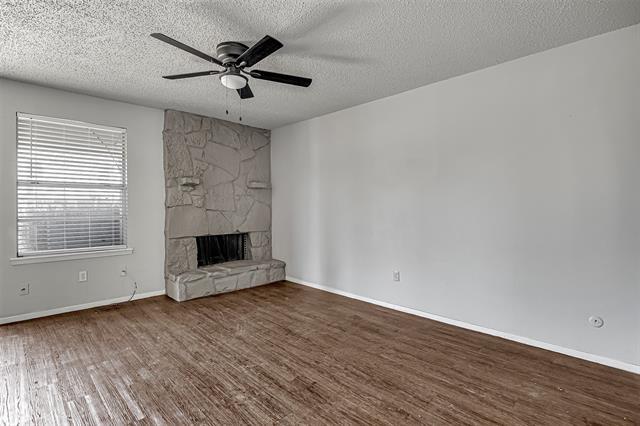 Photo - 1403 Courtney Pl