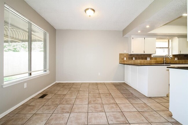 Photo - 10101 Mamus Ln