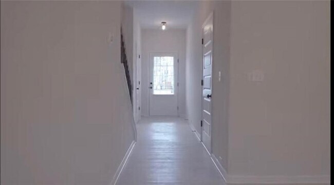 Photo - 702 Shetland Trl