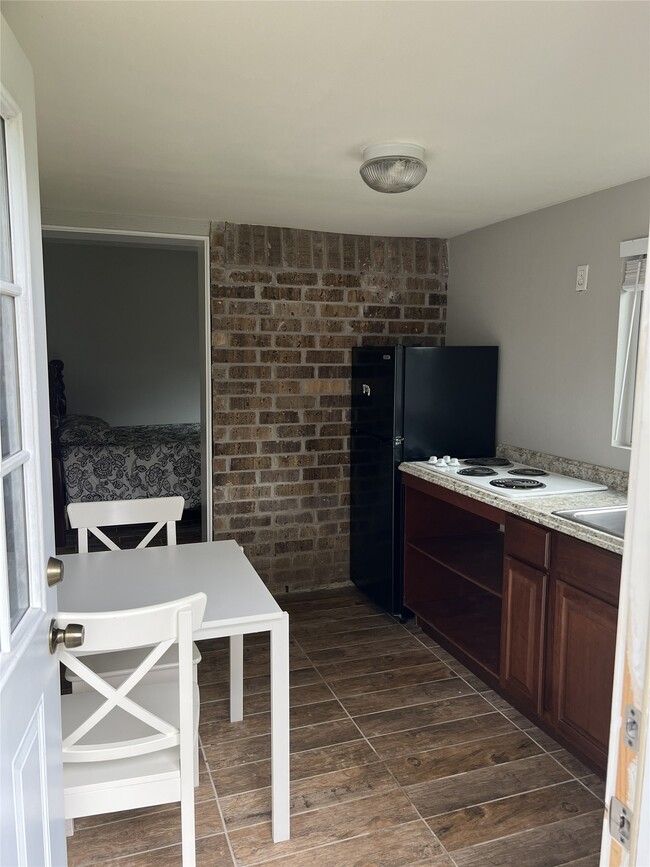 Photo - 3061 Walnut Springs Dr