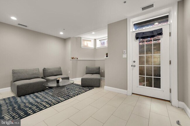 Photo - 1135 6th St NW Unit 1