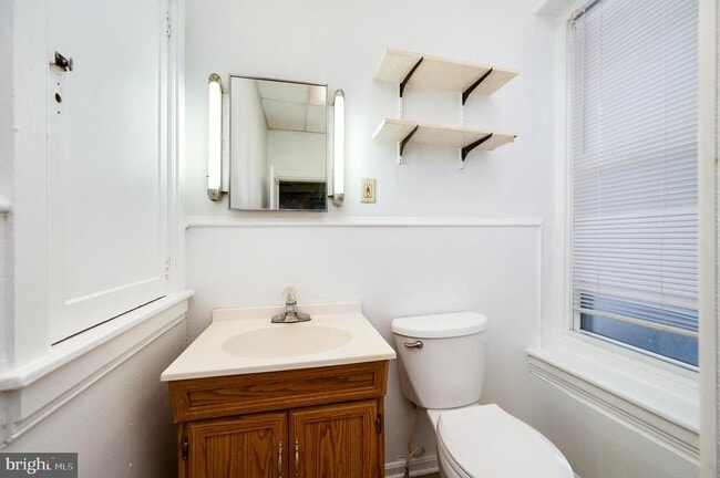 Photo - 302 W Main St