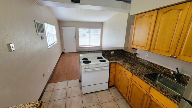 Photo - 279 S 3rd St Unit 279