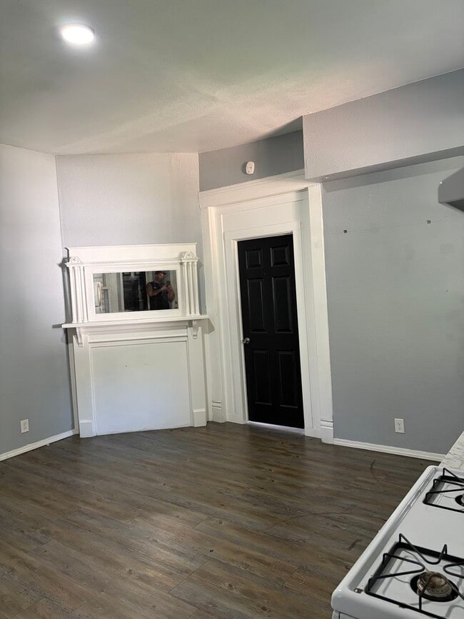 Photo - 724 W Elm St Unit 2