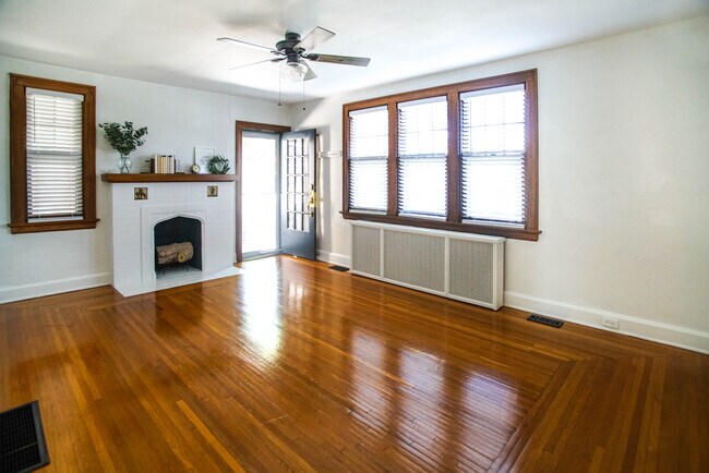 Sala de estar - 3609 Ault Park Ave Casa