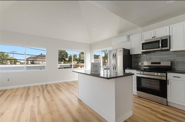 460 Smithfield Ave Unit 3