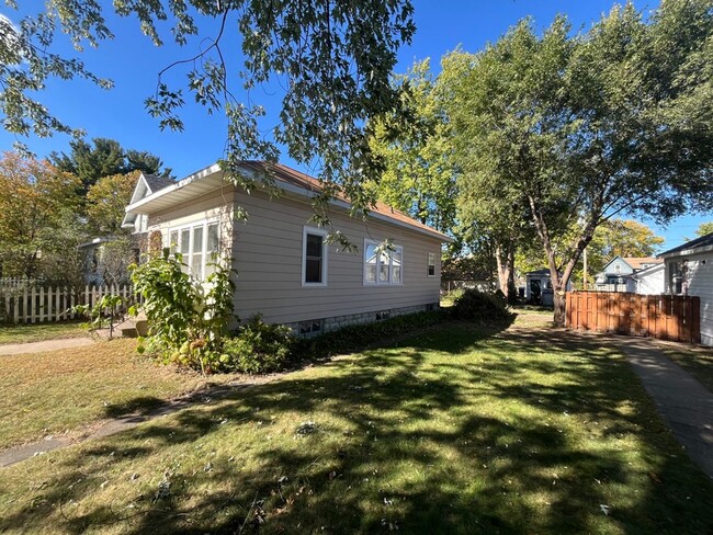 Photo - 1707 Adams St