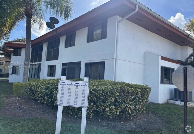 Building Photo - 9700 SW 138th Ave Unit 9700 Rental