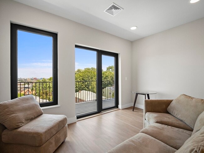 Photo - 249 Corey Rd Unidad 404