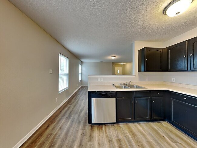 Photo - 7938 Hydrangea Ct