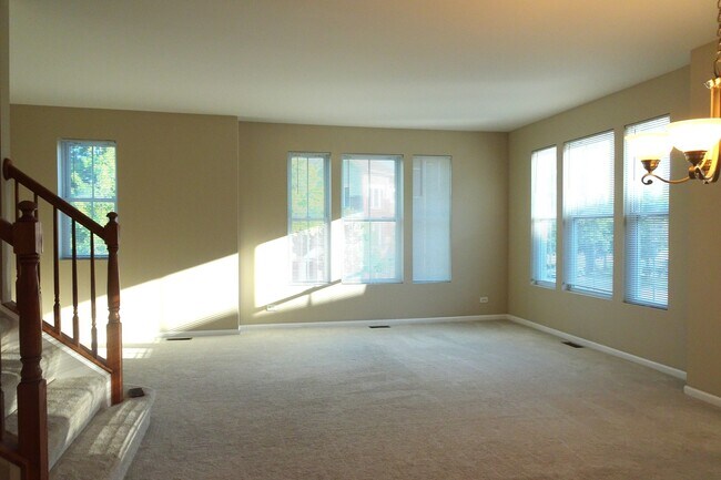 Photo - 219 W Hyde St