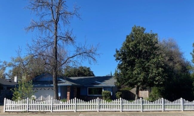 Photo - Charming Home off Shasta View!