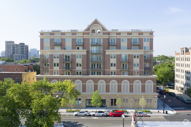 Photo - 1323 W Morse Ave