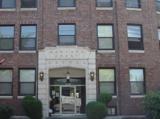 The Harvard Crest Apartments - The Harvard Crest Apartments
