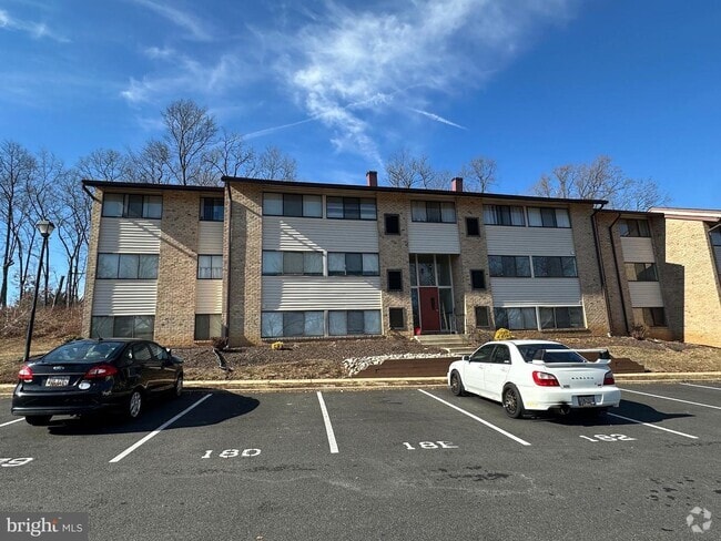 Building Photo - 140 Royal Oak Dr Unit H Rental
