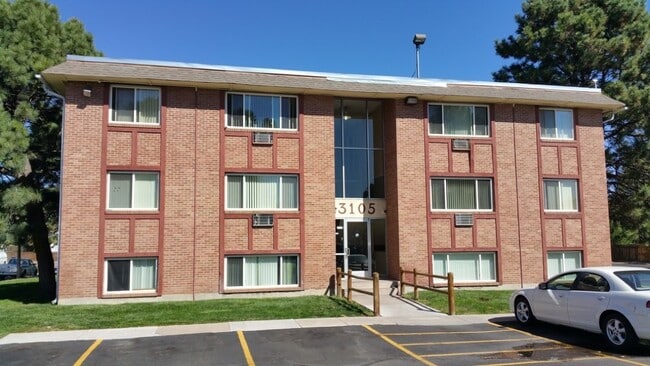 Photo - Pinewood Apartments