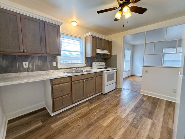 Photo - 3123 Fairbrook Dr