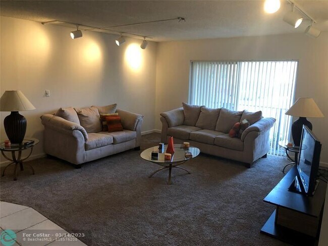 Photo - 111 Gardens Dr Unidad 101 Rental