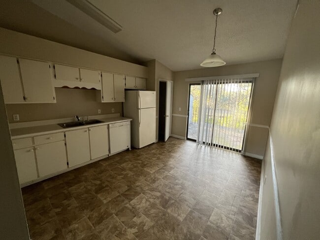 Photo - Condo for Rent Unit 16