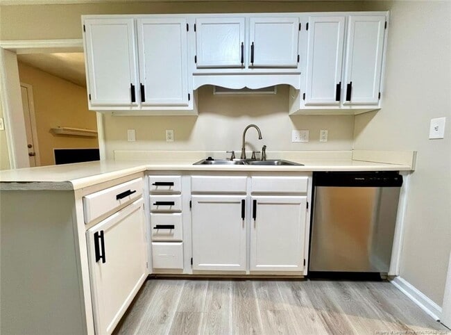 Photo - 715 Ashburton Dr