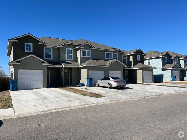 Building Photo - Townhome for rent
