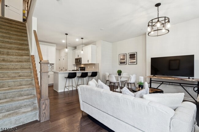 Building Photo - 4 Sadie Cir Unit 4104