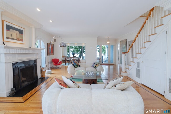 Photo - 18 Rockland Park