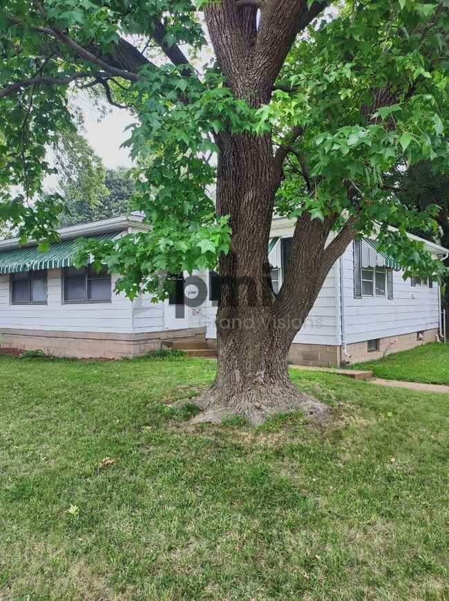 Photo - 2060 N Water St
