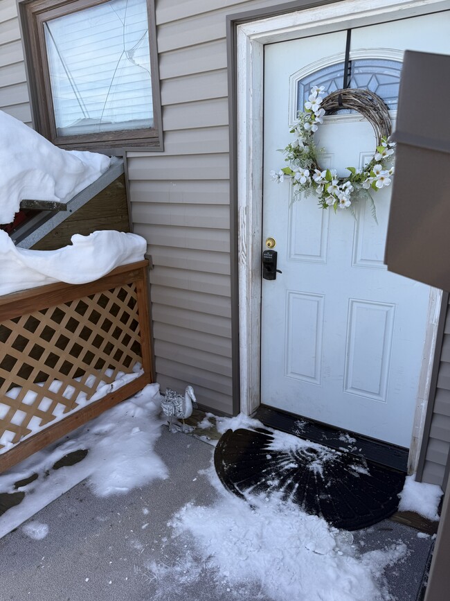 Building Photo - 909 27th Ave