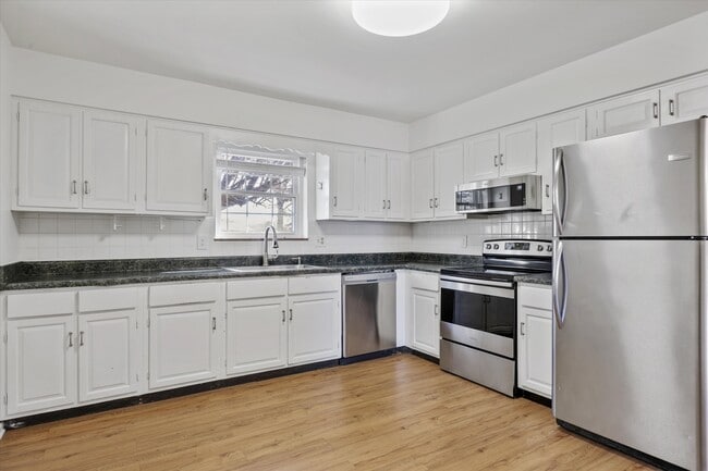 Photo - 930 Corning Rd