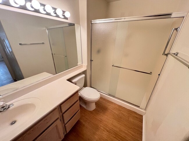 Photo - 2227 Hallston St