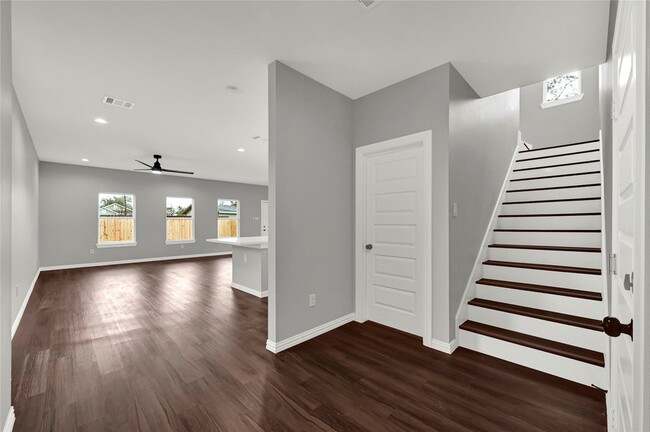 Photo - 8029 Ritz St