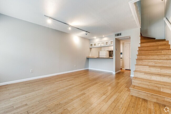 Building Photo - Modern One Bedroom Apartment in North Oak ...