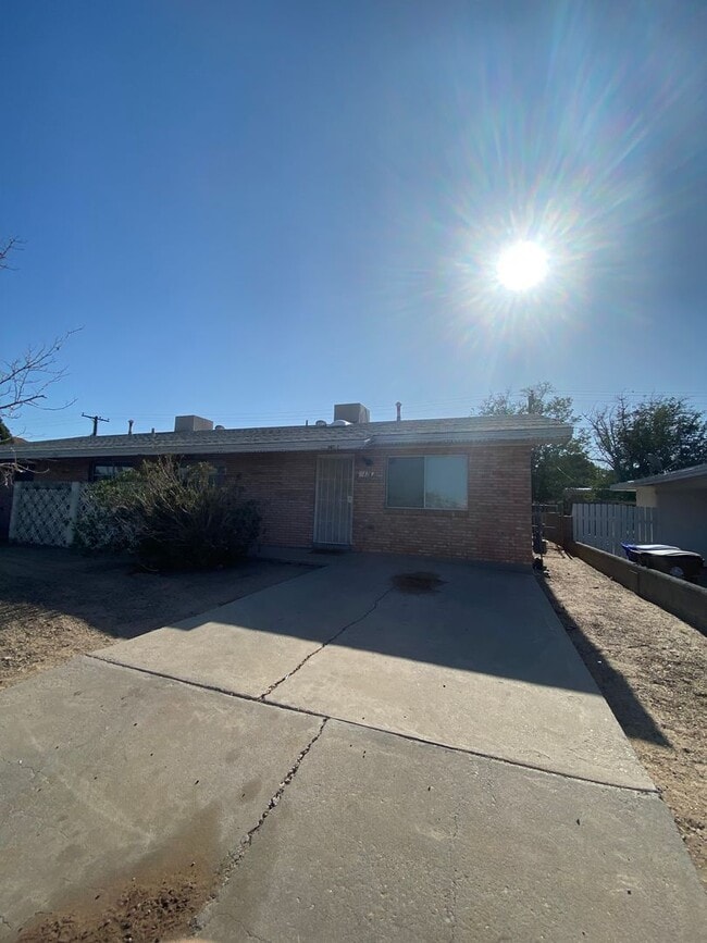 Building Photo - pay-1825 Unit 2 Rental
