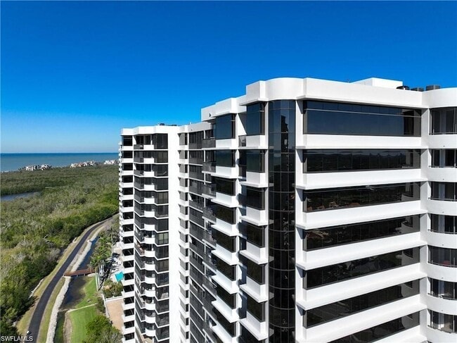 Photo - 6825 Grenadier Blvd