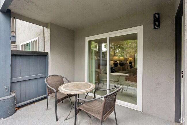 1BR, 1BA - 640SF - Patio