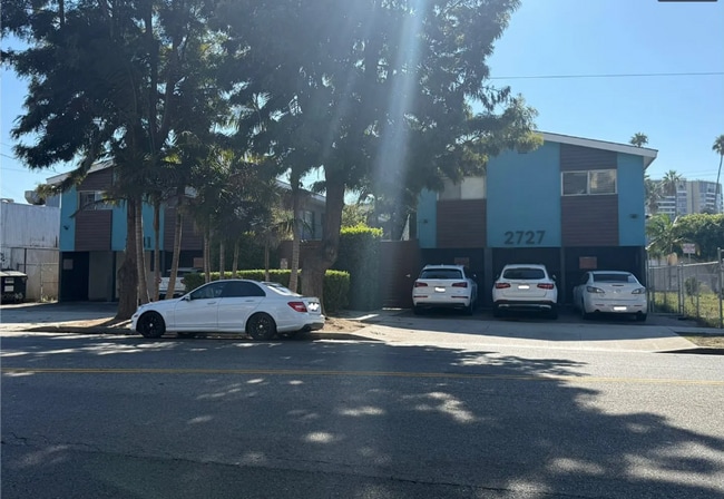 2727 Abbot Kinney Apartments, Venice CA