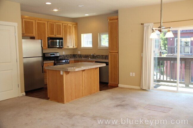 Photo - 2 Bed, 2.5 Bath Townhome at Woodhaven Crossing in Sherwood