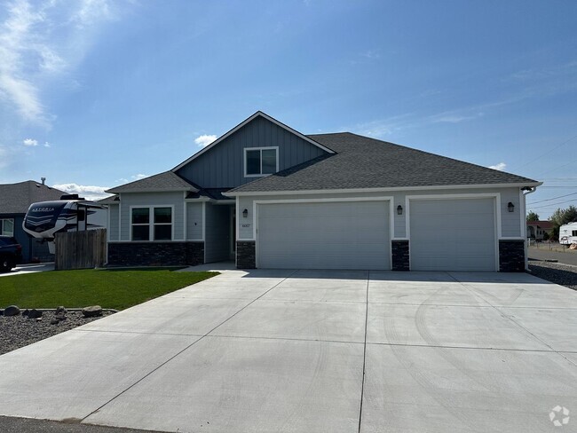 Building Photo - 3 bedroom, 2.5 bath with bonus room in Wes... Rental