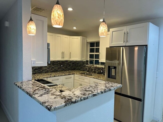 Photo - 104 NE 16th Ave