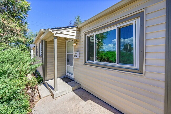 Building Photo - $2,395.00 - 3 Bedrooms, 1 Bathroom, Single... Rental