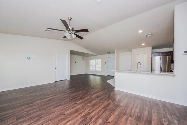 Photo - 938 Nancy Ct